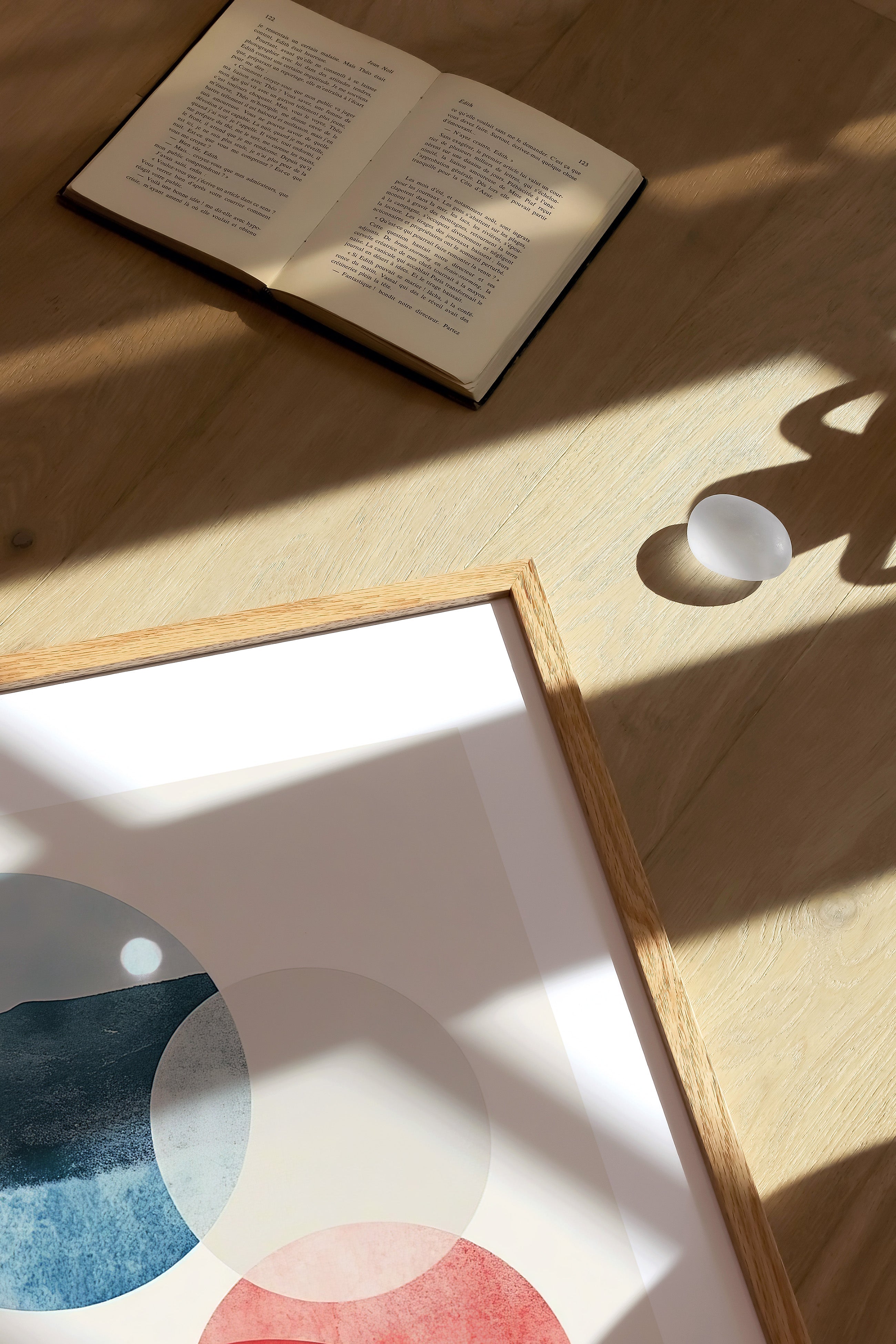 Aquarelle Circles on Off-White Background